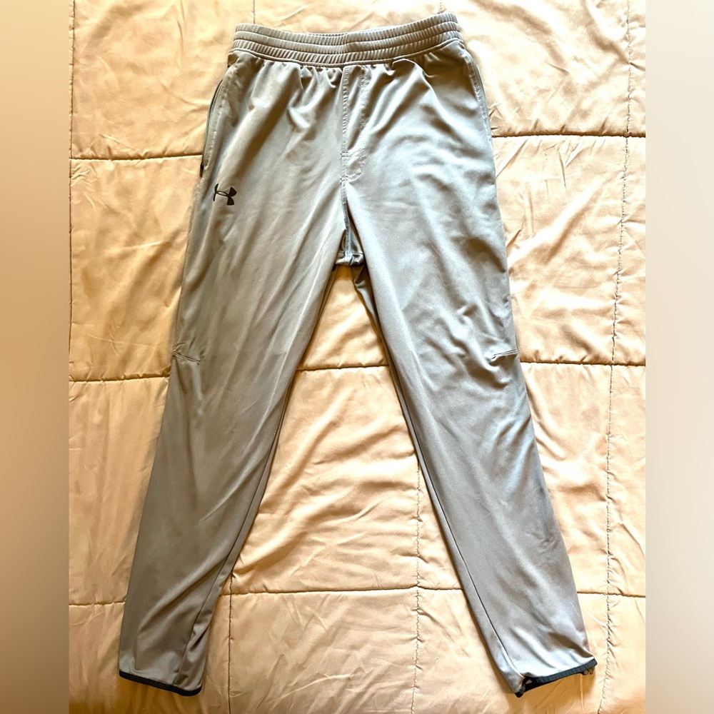 Under Armour Lightweight Gray Athletic Pants with black mesh side detail, size M